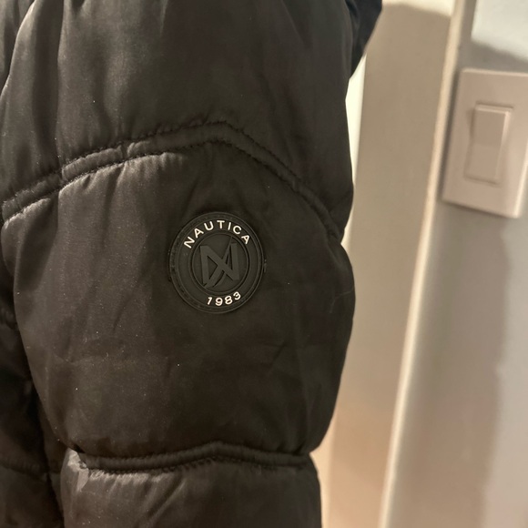 Nautica Women's Puffer Jacket w/ Detachable Hood Water Resistant winter coat - Picture 6 of 8